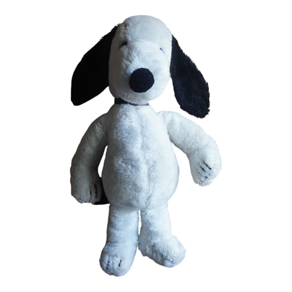 Vintage 1968 Snoopy plush from Peanuts by United Feature Syndicate 🤍🖤